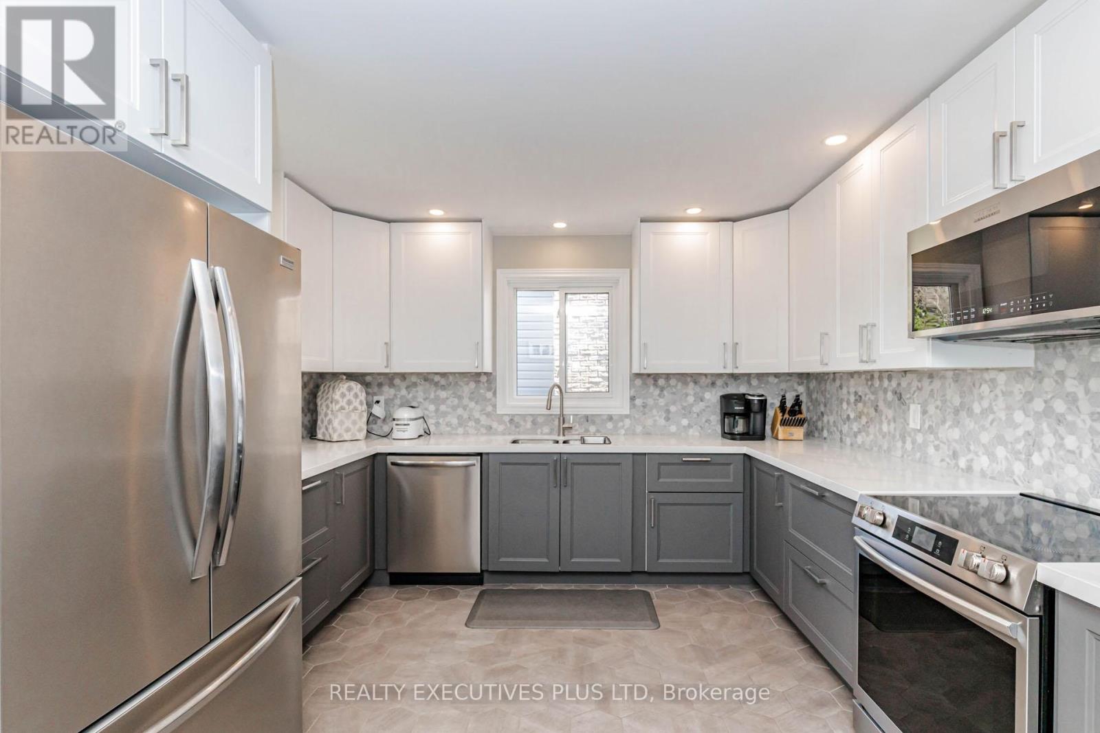 12 Maidstone Crescent, Brampton, Ontario  L6S 2Z5 - Photo 12 - W13152398