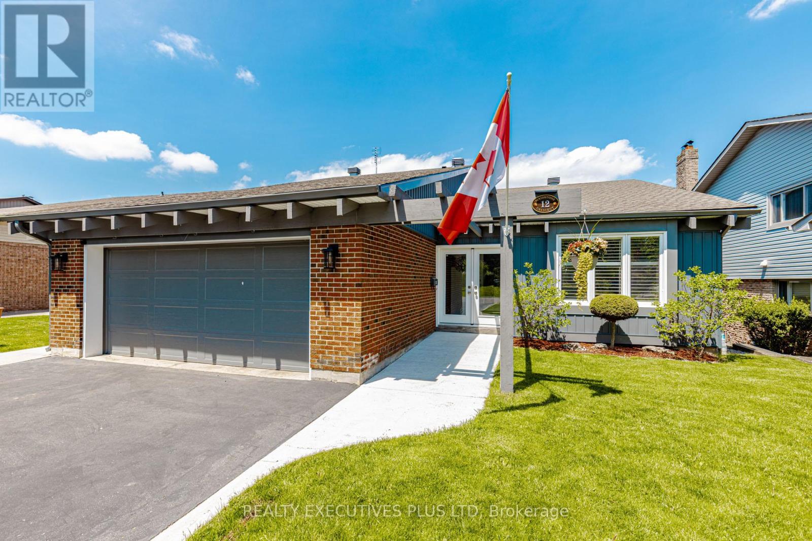 12 Maidstone Crescent, Brampton, Ontario  L6S 2Z5 - Photo 3 - W13152398