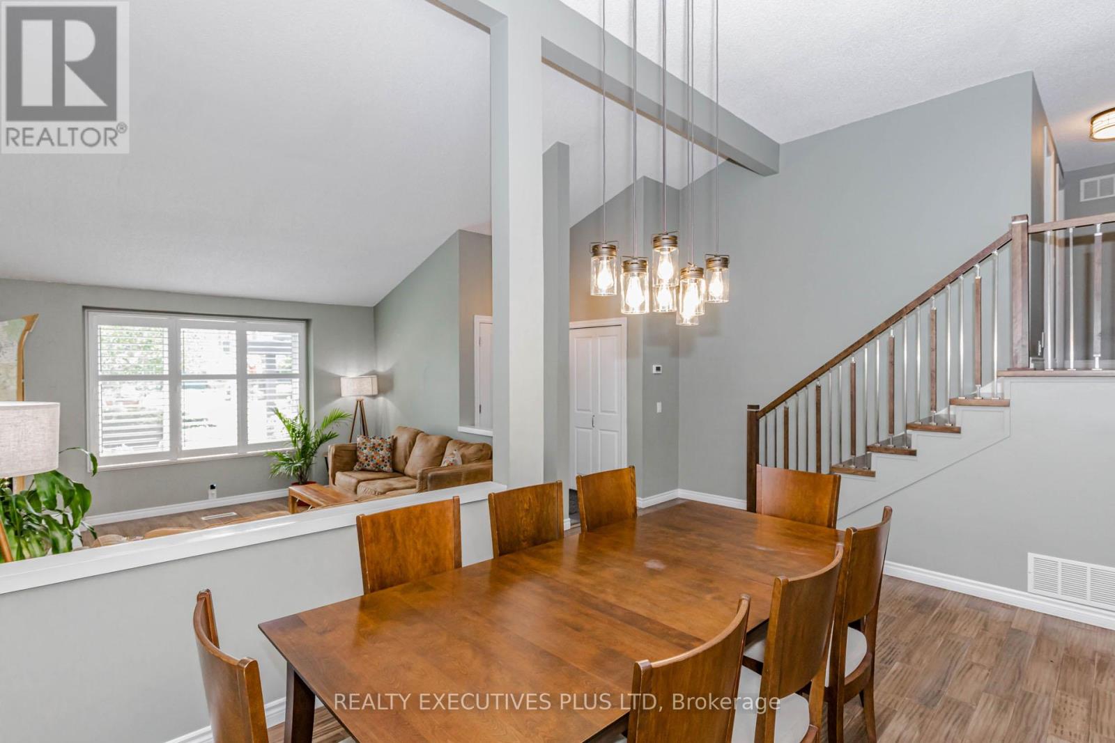 12 Maidstone Crescent, Brampton, Ontario  L6S 2Z5 - Photo 7 - W13152398