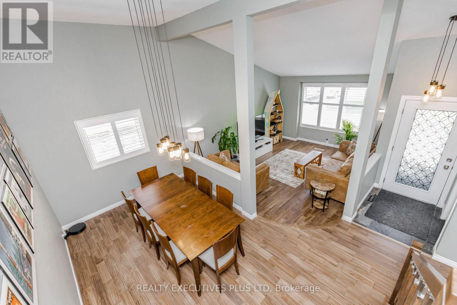12 Maidstone Crescent, Brampton, Ontario  L6S 2Z5 - Photo 8 - W13152398