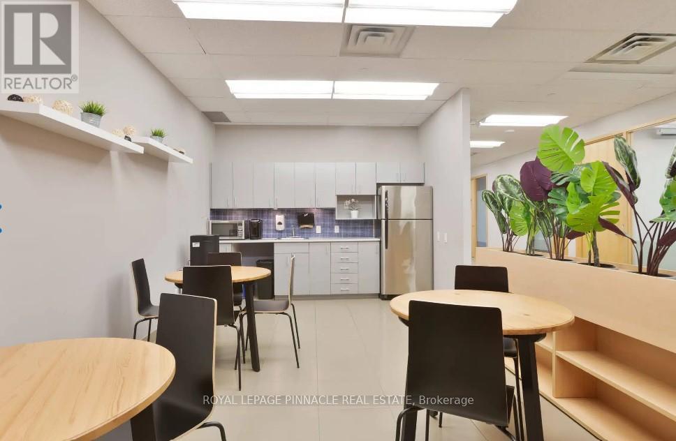 301-I - 231 Oak Park Boulevard, Oakville, Ontario  L6H 6M4 - Photo 10 - W13152444