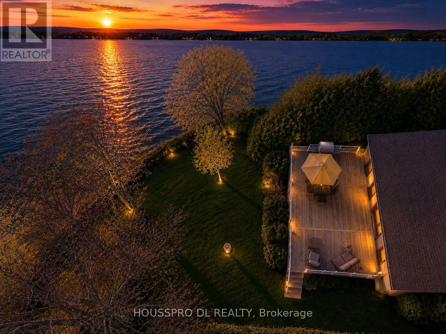 2683 Lakeshore Road E, Oro-Medonte, Ontario  L0L 1T0 - Photo 11 - S13137936