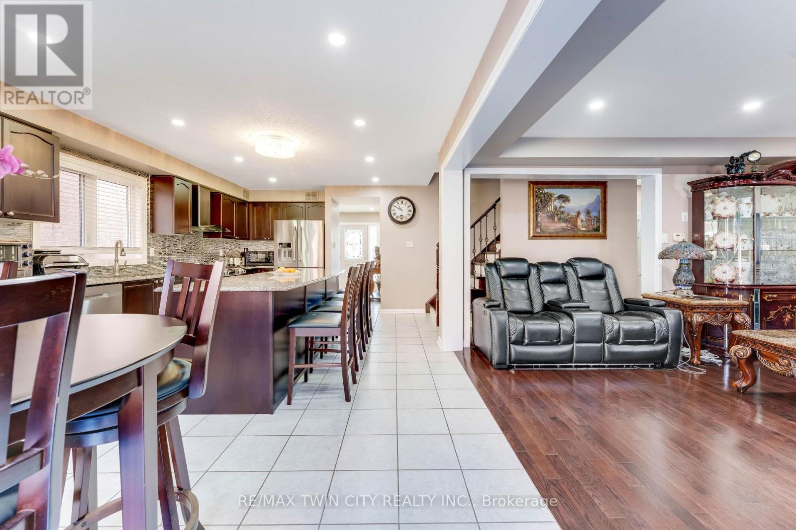 334 Apple Hill Crescent, Kitchener, Ontario  N2R 0E5 - Photo 6 - X13152386