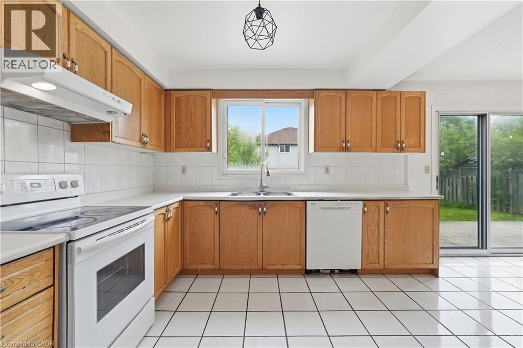 62 Dragoon Drive, Hamilton, Ontario  L9B 2E4 - Photo 10 - 40830717