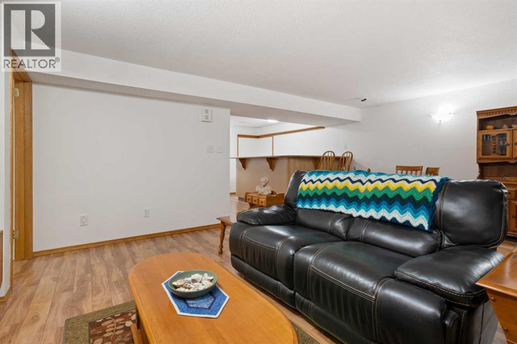 30 Montclare Avenue, Camrose, Alberta  T4V 2K8 - Photo 21 - A2311622