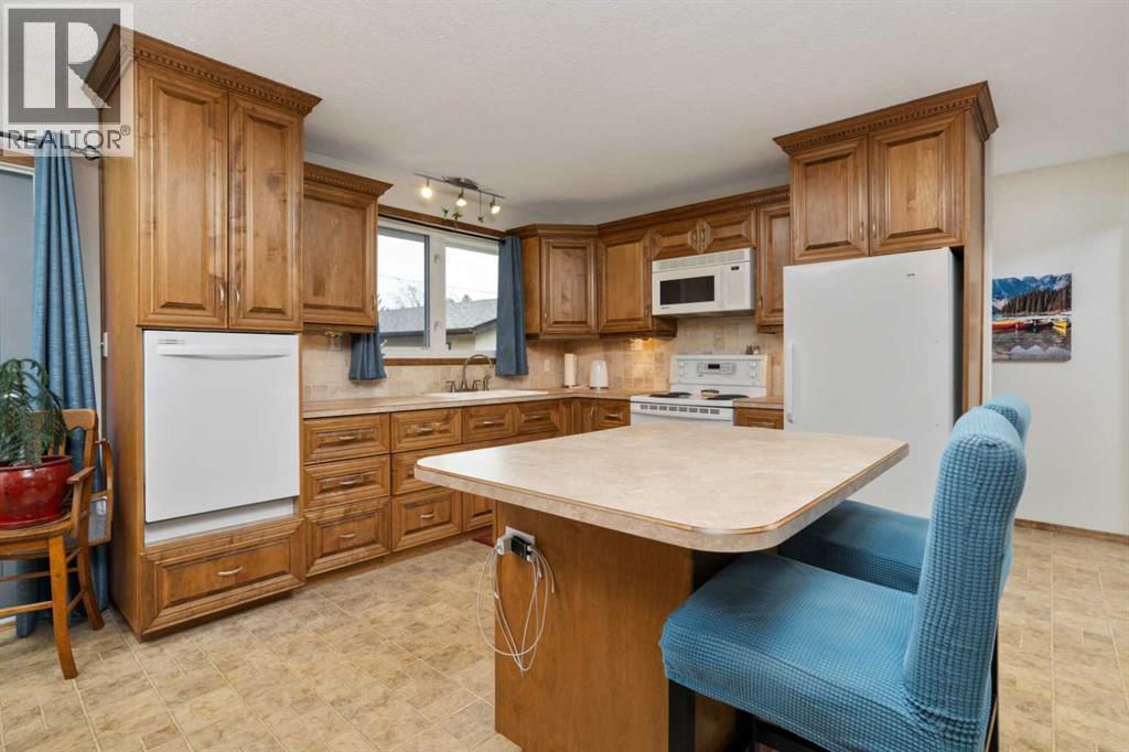 30 Montclare Avenue, Camrose, Alberta  T4V 2K8 - Photo 6 - A2311622