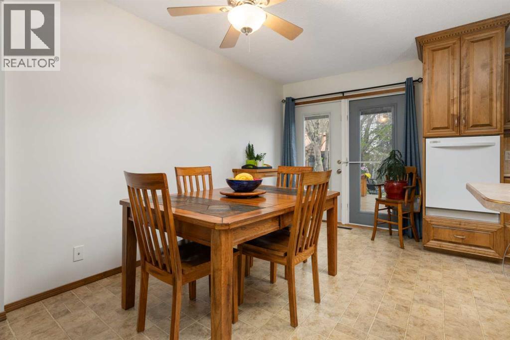 30 Montclare Avenue, Camrose, Alberta  T4V 2K8 - Photo 5 - A2311622