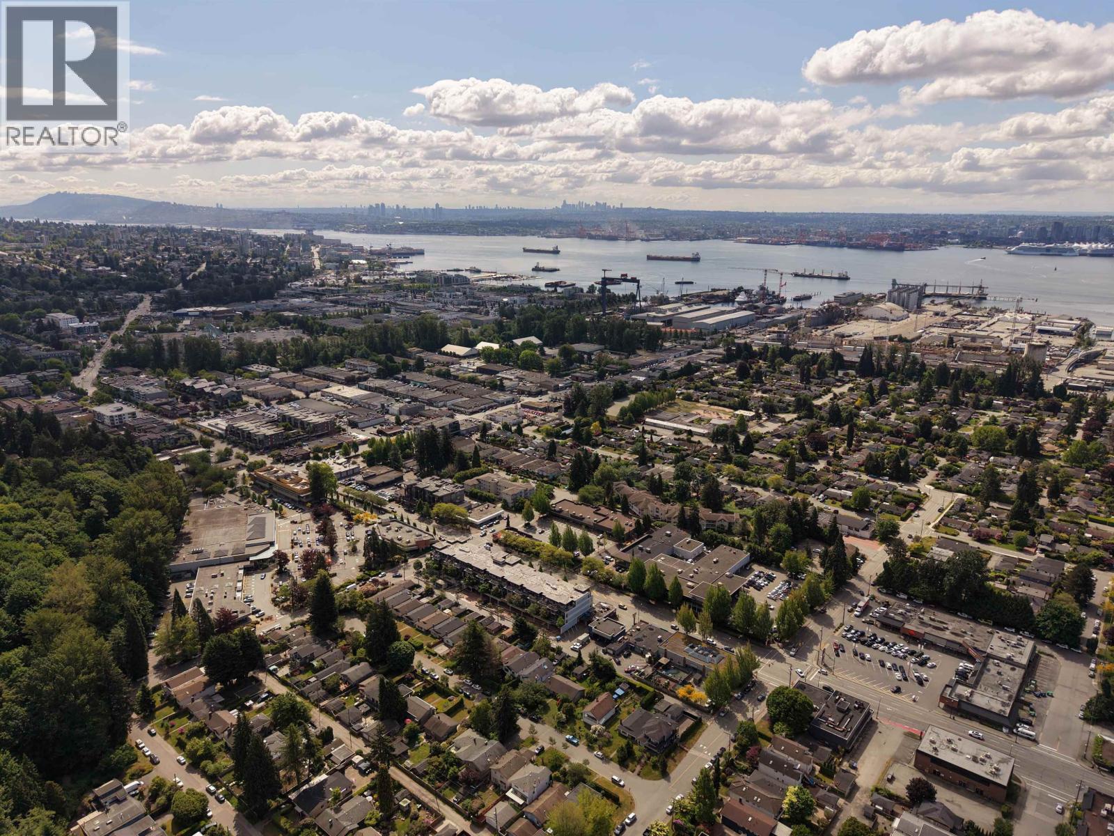 201 1330 Marine Drive, North Vancouver, British Columbia V7P 1T4 - Photo 22 - R3125401