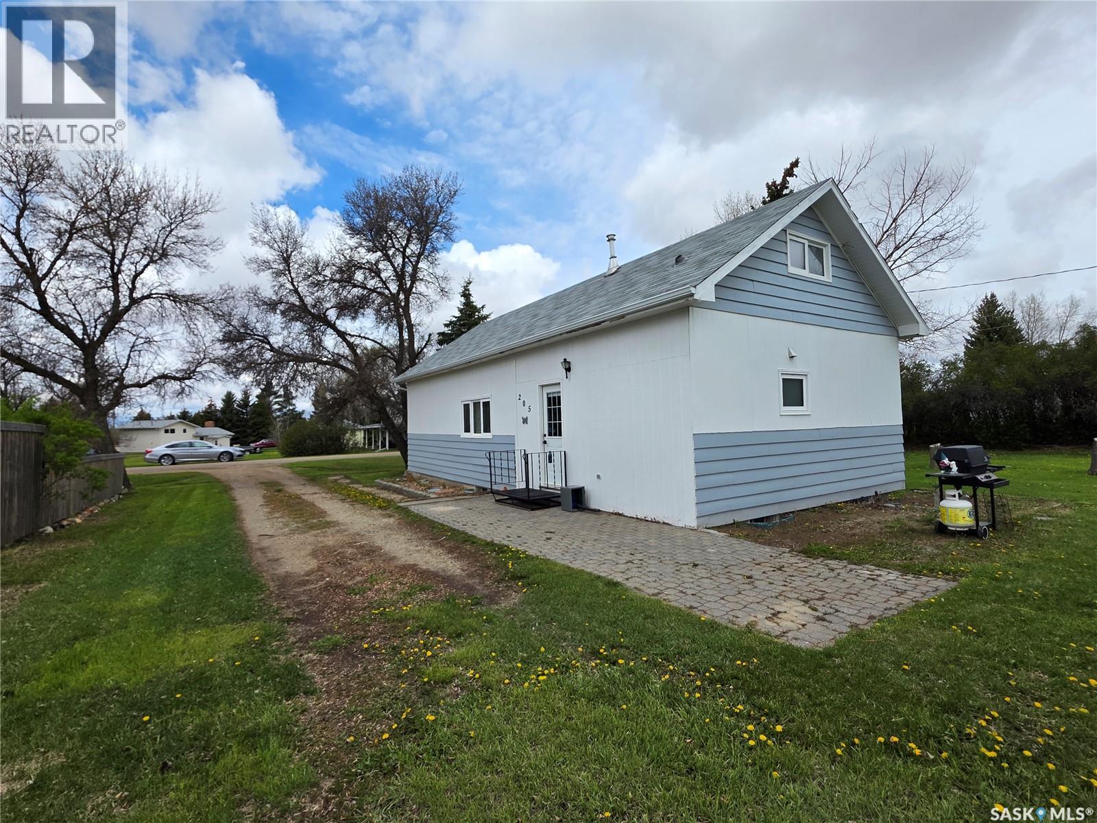205 Warwick STREET, Neville, Saskatchewan