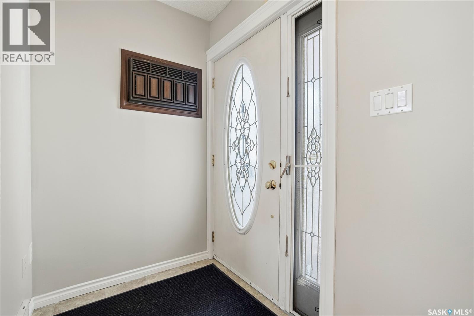 721 H Avenue S, Saskatoon, Saskatchewan  S7M 1X2 - Photo 8 - SK036541