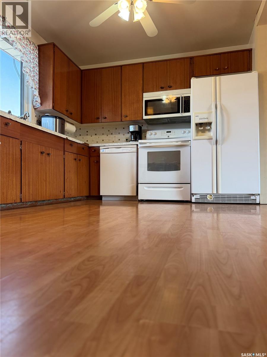 578 4th Avenue W, Melville, Saskatchewan  S0A 2P0 - Photo 2 - SK036478