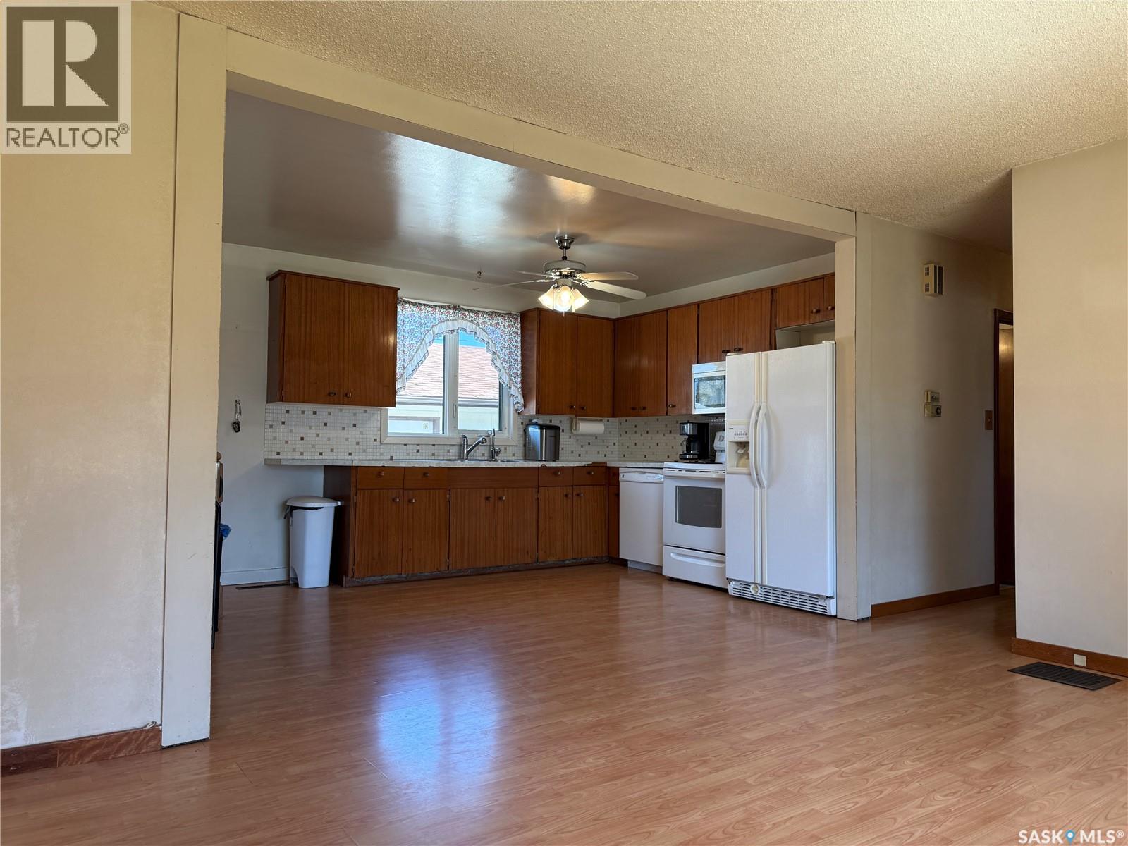 578 4th Avenue W, Melville, Saskatchewan  S0A 2P0 - Photo 3 - SK036478
