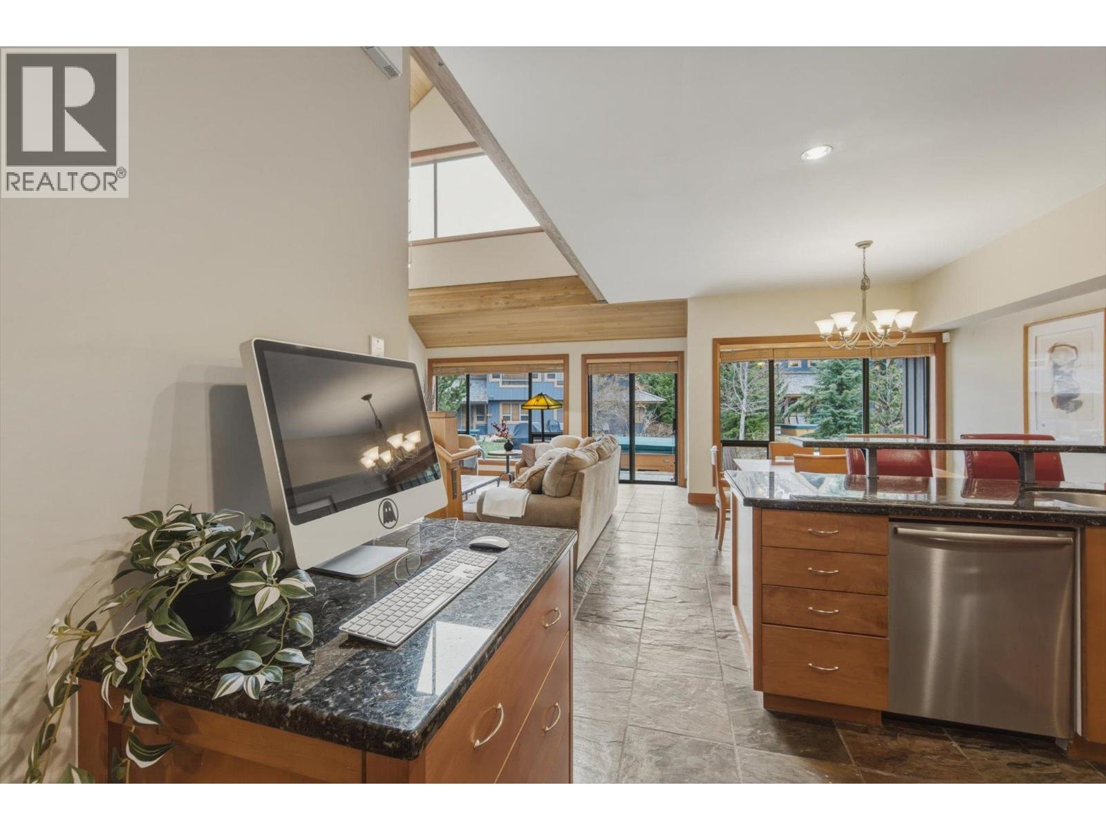 4824 Casabella Crescent, Whistler, British Columbia  V8E 0Z4 - Photo 16 - R3125972
