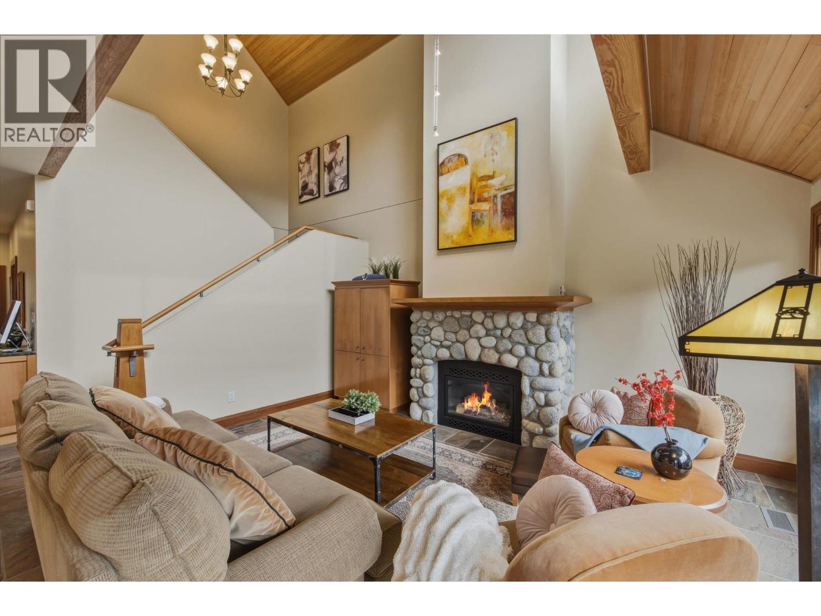 4824 Casabella Crescent, Whistler, British Columbia  V8E 0Z4 - Photo 3 - R3125972