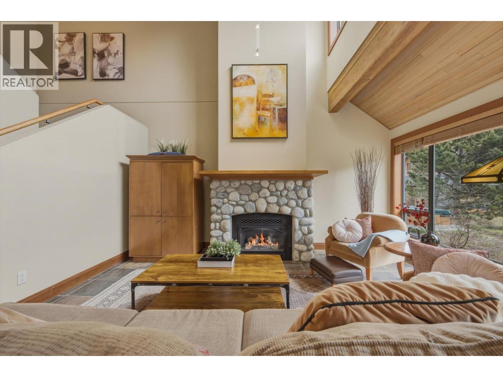 4824 Casabella Crescent, Whistler, British Columbia  V8E 0Z4 - Photo 4 - R3125972