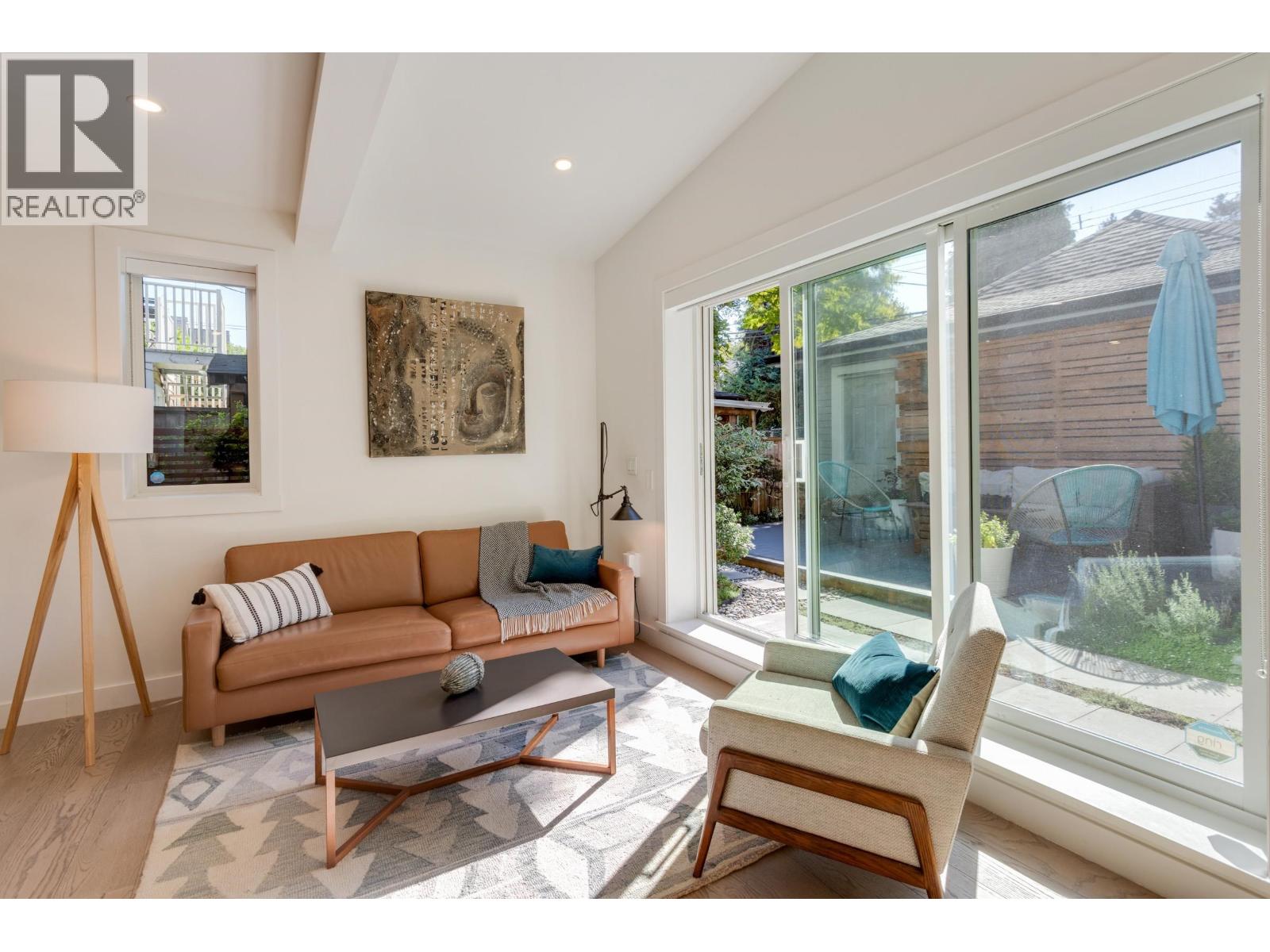 1372 E 10TH AVENUE, Vancouver, British Columbia