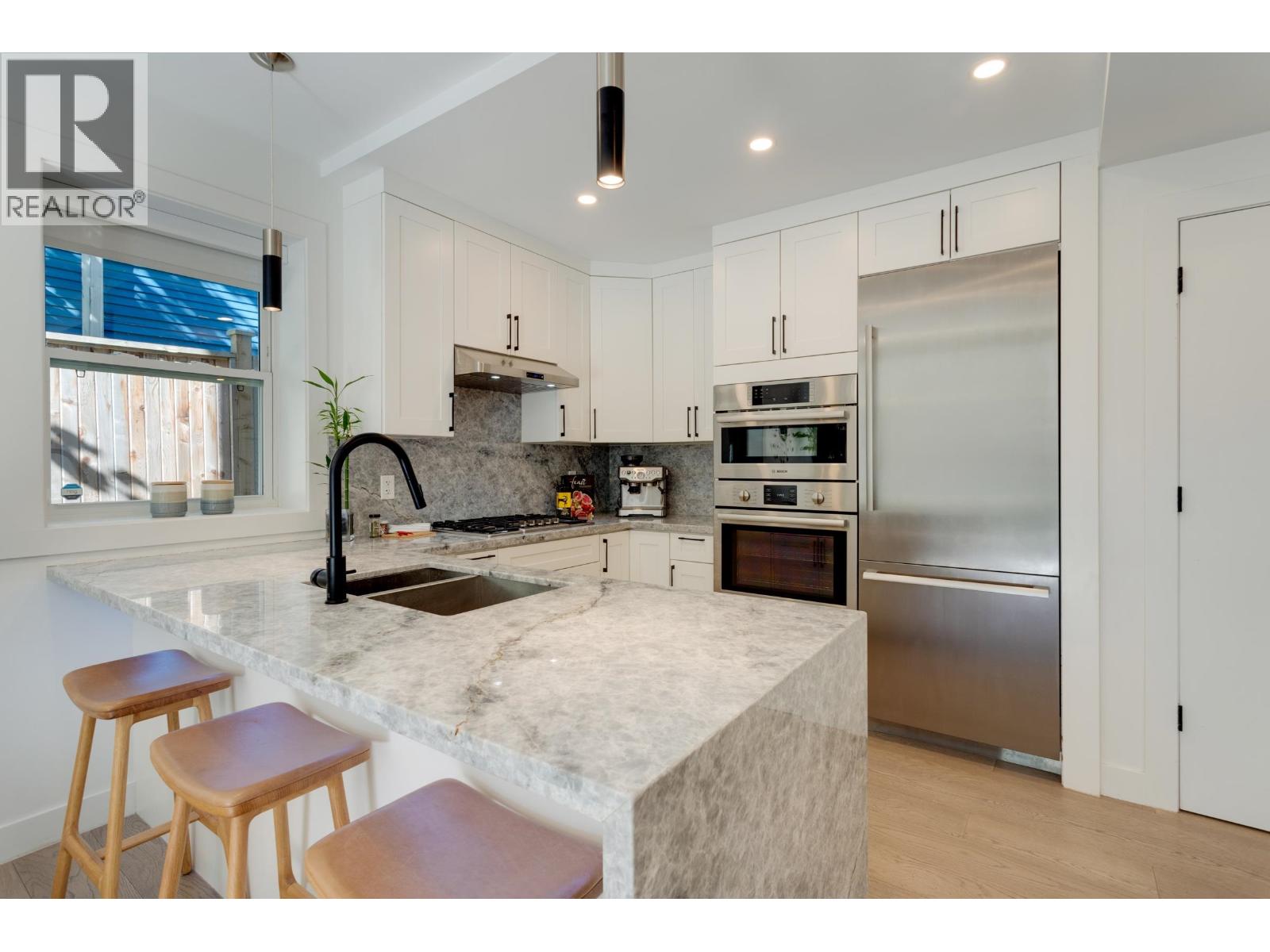1372 E 10th Avenue, Vancouver, British Columbia  V5N 1X3 - Photo 5 - R3125876