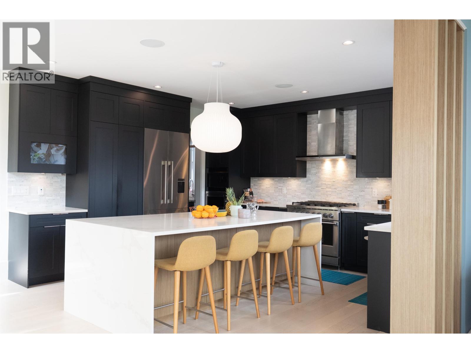 900 Hendry Avenue, North Vancouver, British Columbia  V7L 4E2 - Photo 8 - R3125967