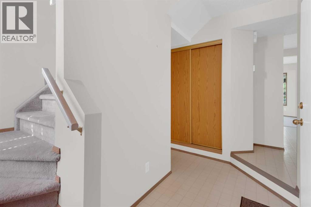 216 Shawinigan Drive SW, Calgary, Alberta  T2Y 3B4 - Photo 3 - A2309802