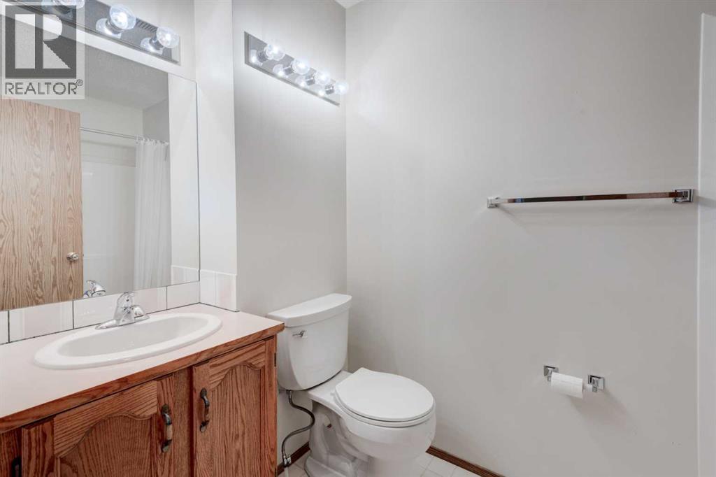 216 Shawinigan Drive SW, Calgary, Alberta  T2Y 3B4 - Photo 27 - A2309802