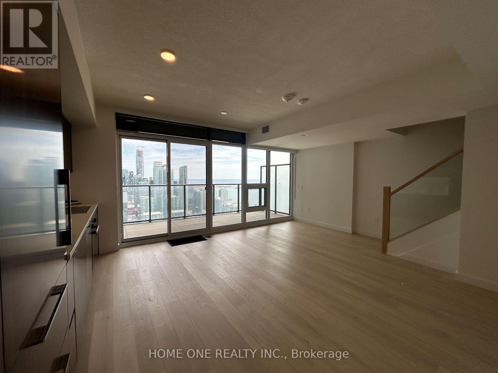 6207 - 3 Concord Cityplace Way, Toronto, Ontario  M5V 0X4 - Photo 2 - C13152496
