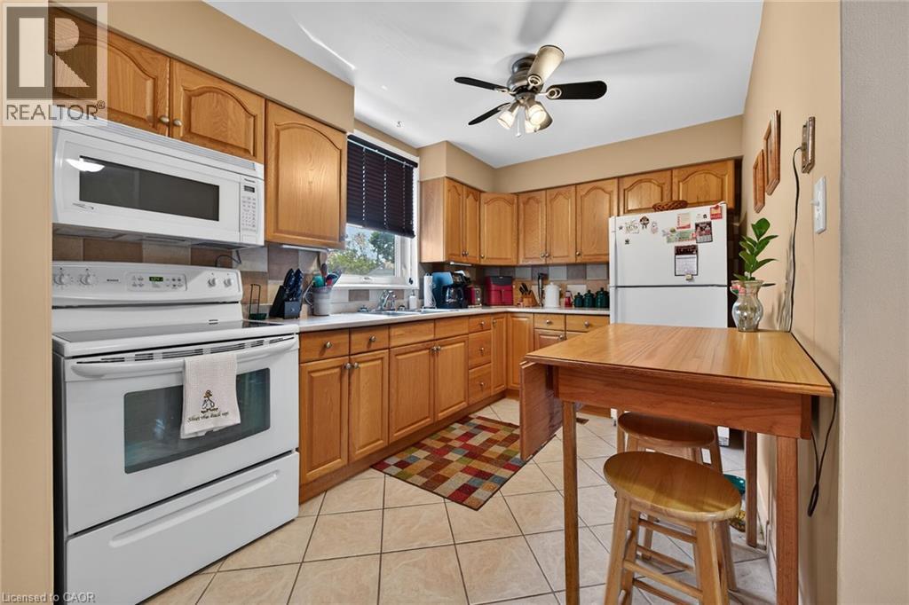 263 East 38th Street, Hamilton, Ontario  L8V 4G2 - Photo 10 - 40827688