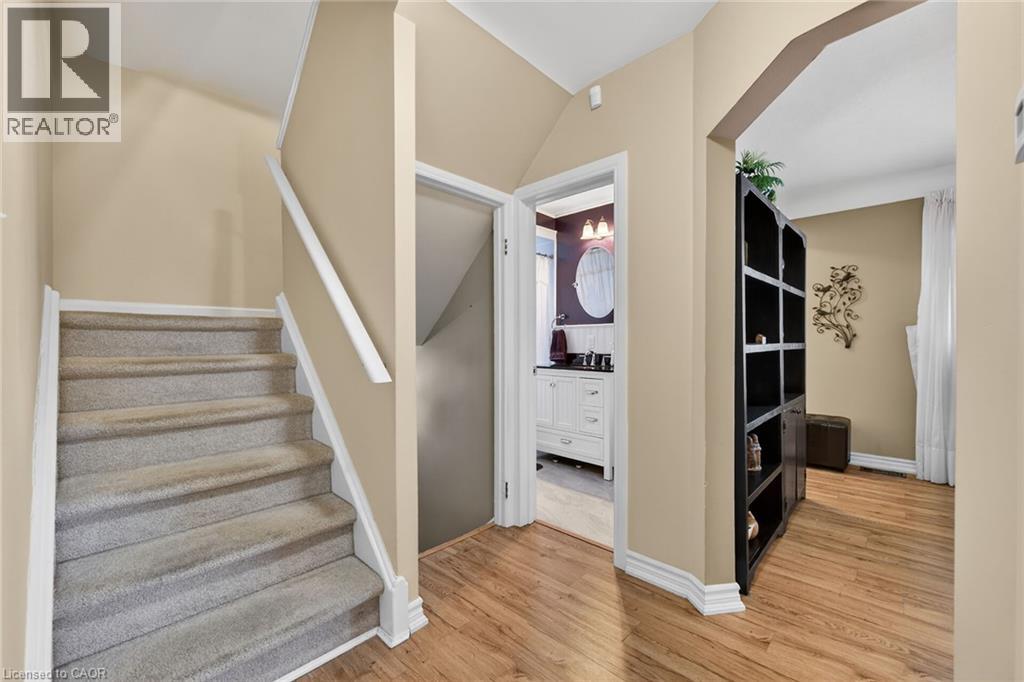 263 East 38th Street, Hamilton, Ontario  L8V 4G2 - Photo 16 - 40827688