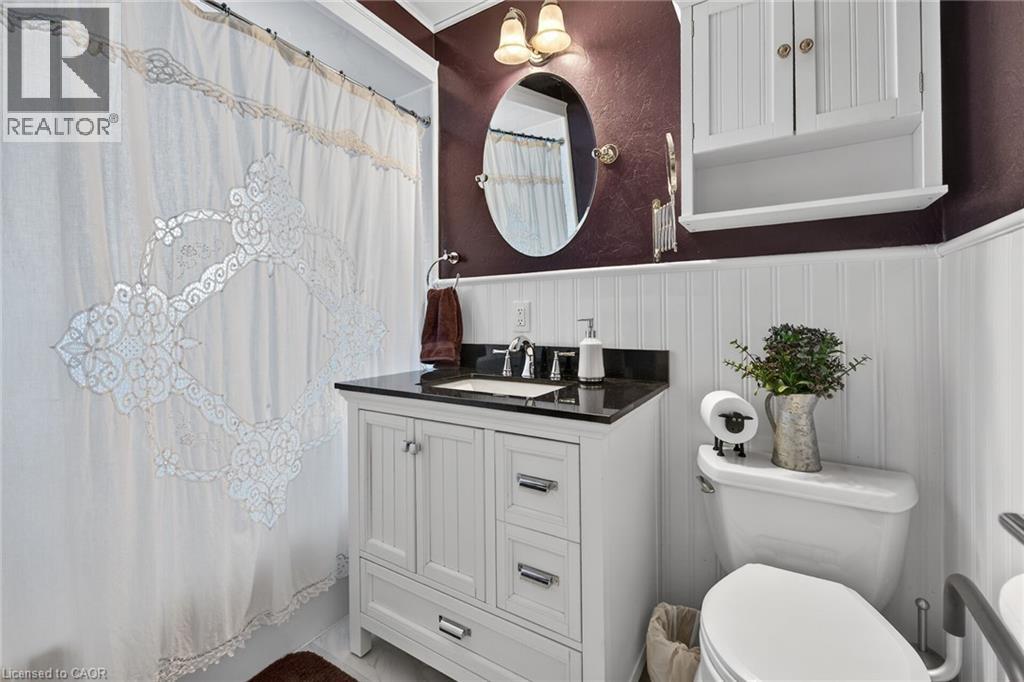 263 East 38th Street, Hamilton, Ontario  L8V 4G2 - Photo 17 - 40827688
