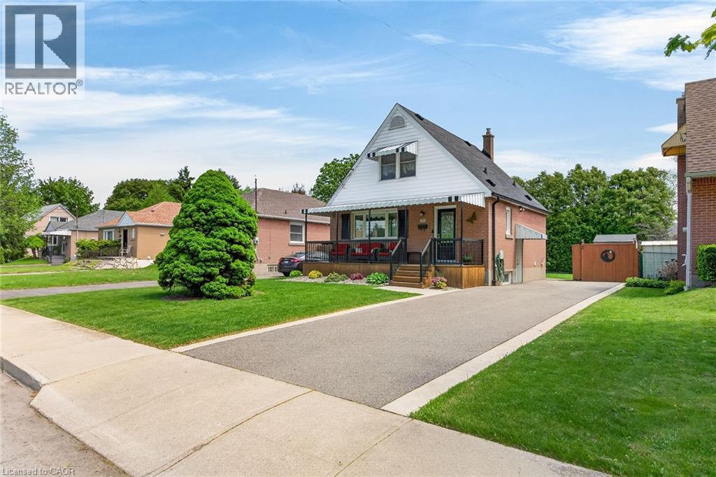 263 East 38th Street, Hamilton, Ontario  L8V 4G2 - Photo 2 - 40827688