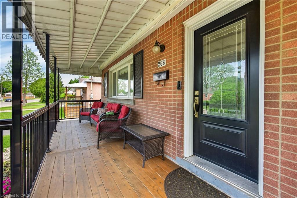 263 East 38th Street, Hamilton, Ontario  L8V 4G2 - Photo 4 - 40827688