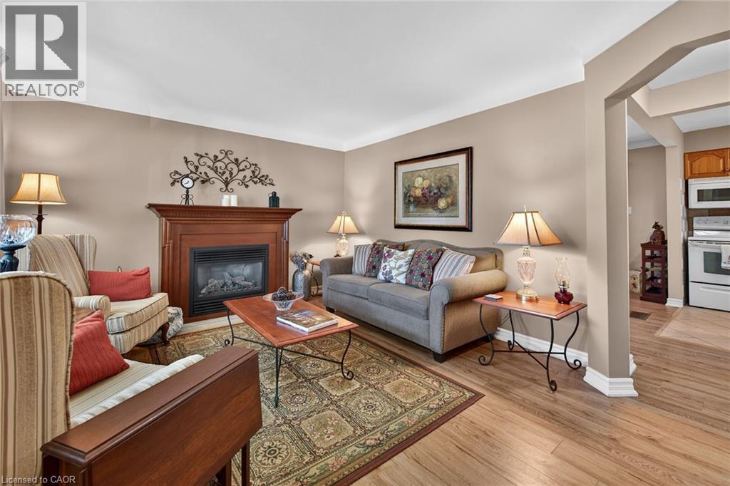 263 East 38th Street, Hamilton, Ontario  L8V 4G2 - Photo 5 - 40827688
