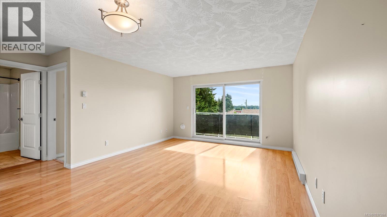 302 840 Shamrock Pl, Comox, British Columbia  V9M 4G4 - Photo 9 - 1037384