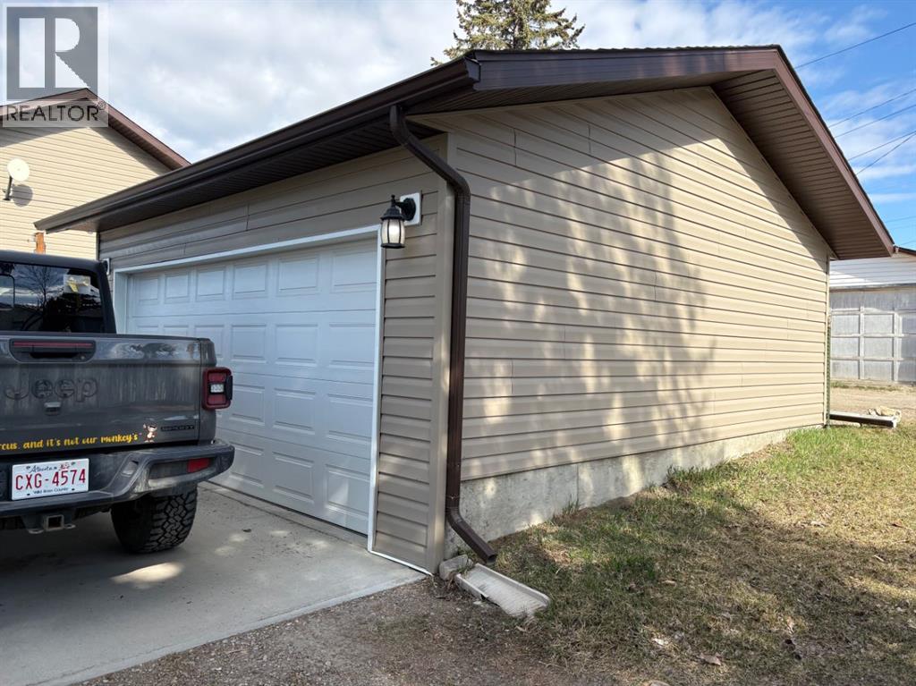 5027 52 Street, Rocky Mountain House, Alberta  T4T 1A7 - Photo 30 - A2308597