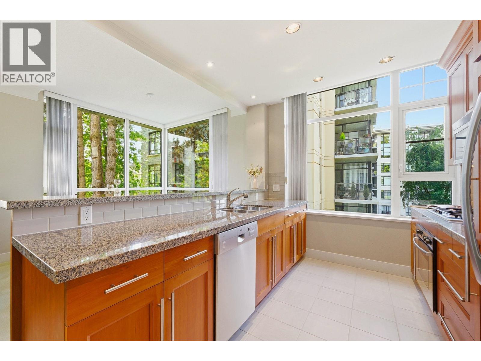 305 4759 Valley Drive, Vancouver, British Columbia  V6J 4B7 - Photo 5 - R3125811