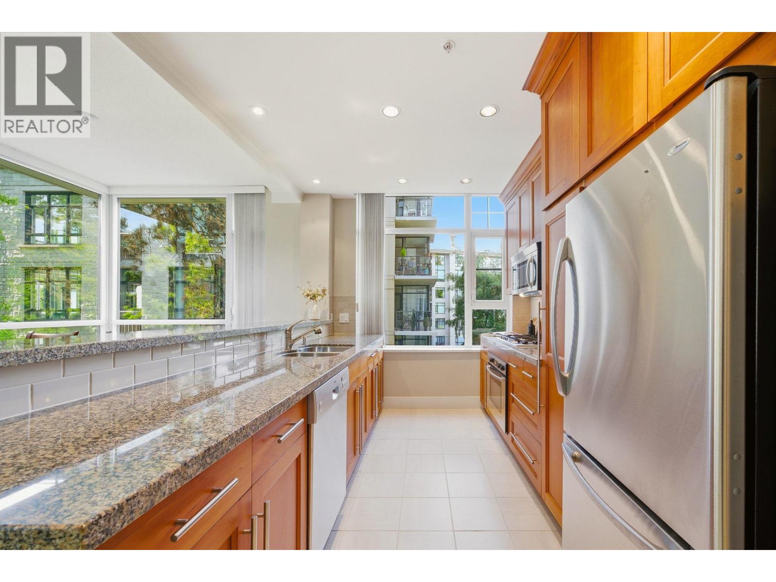 305 4759 Valley Drive, Vancouver, British Columbia  V6J 4B7 - Photo 3 - R3125811
