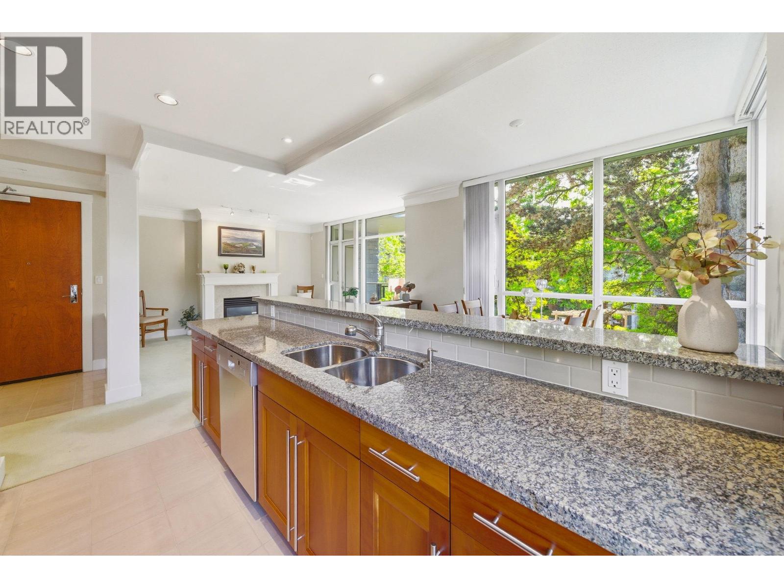 305 4759 Valley Drive, Vancouver, British Columbia  V6J 4B7 - Photo 8 - R3125811