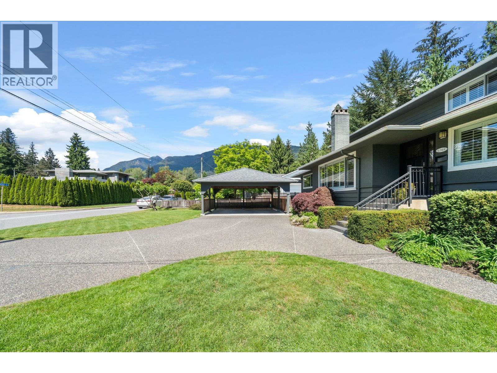 4368 Arundel Road, North Vancouver, British Columbia  V7R 3T2 - Photo 3 - R3125674