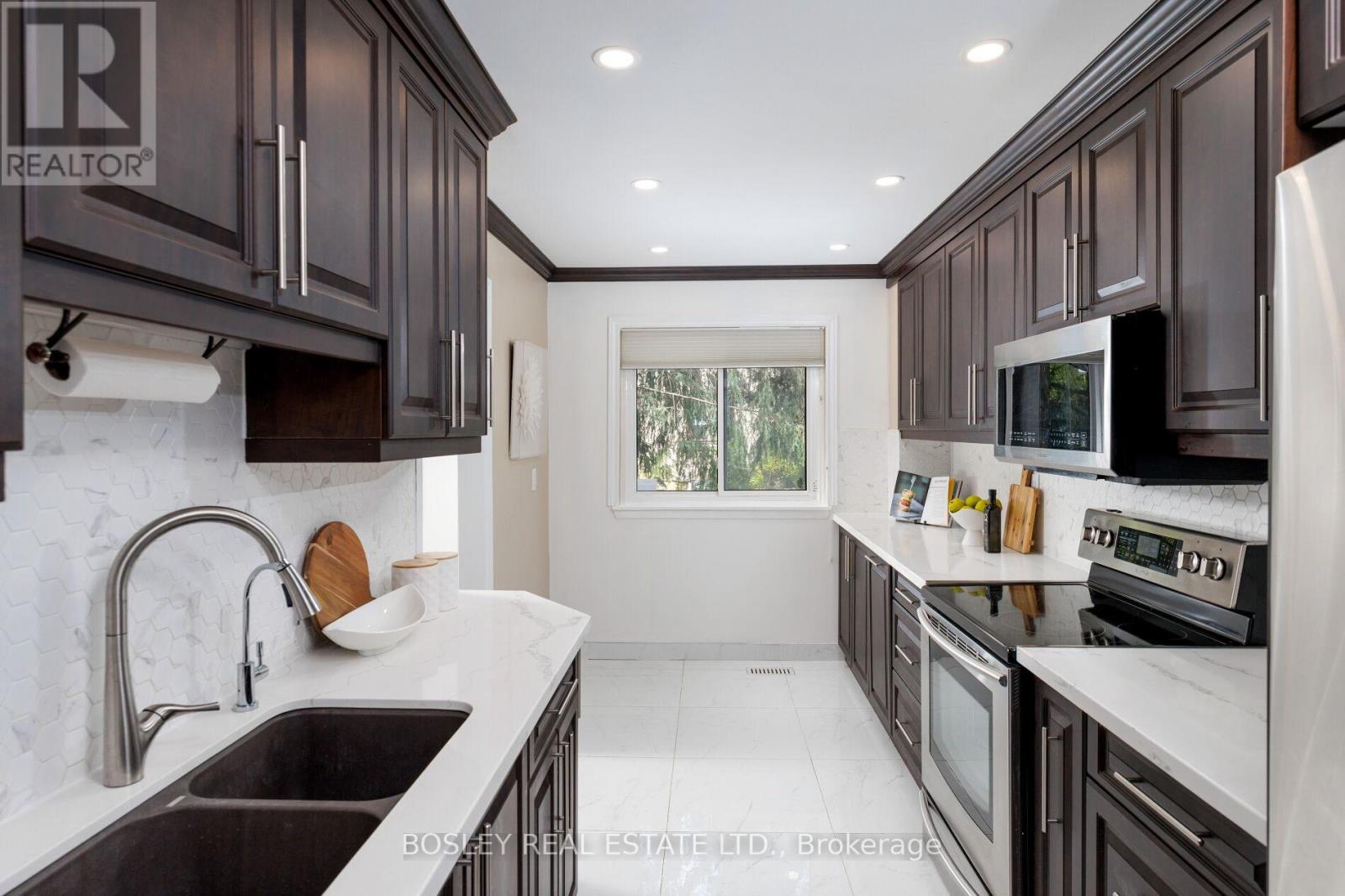 18 - 12 Redstone Path, Toronto, Ontario M9C 1Y7 - Photo 12 - W13152490