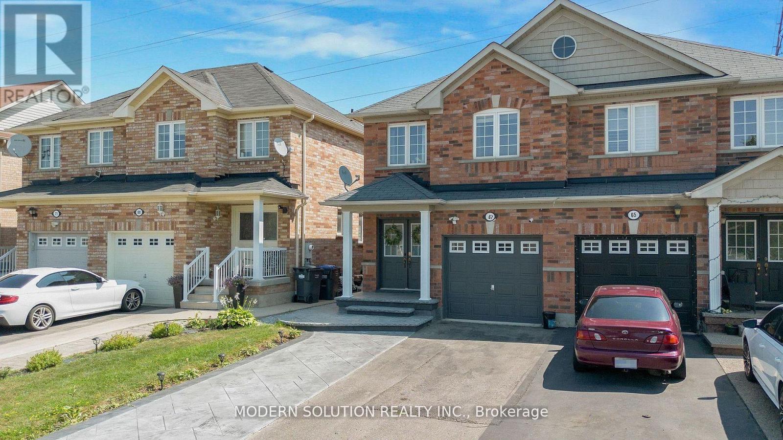 67 ROUNDSTONE DRIVE, Brampton, Ontario