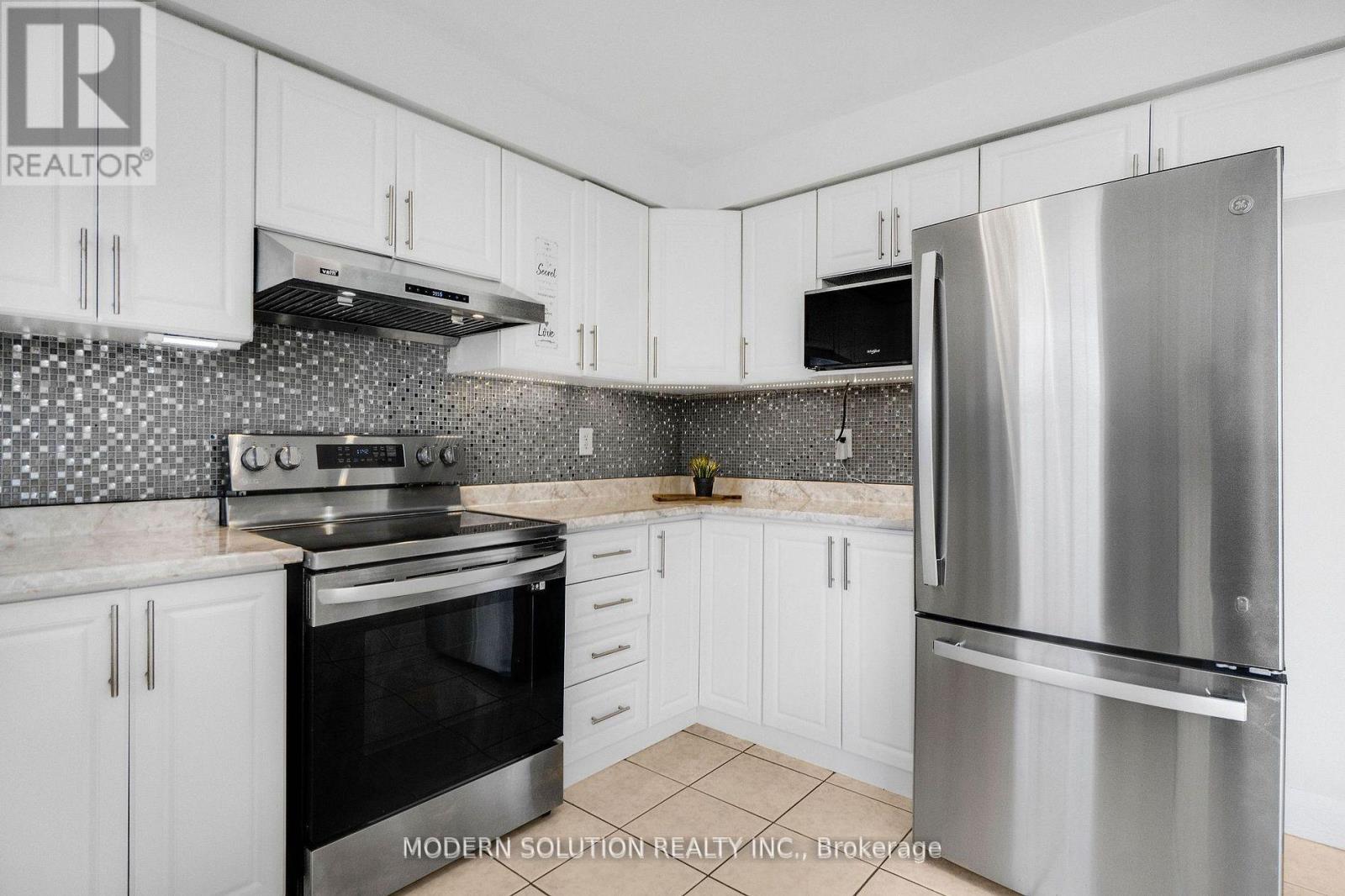 67 Roundstone Drive, Brampton, Ontario L6X 0K4 - Photo 12 - W13152502