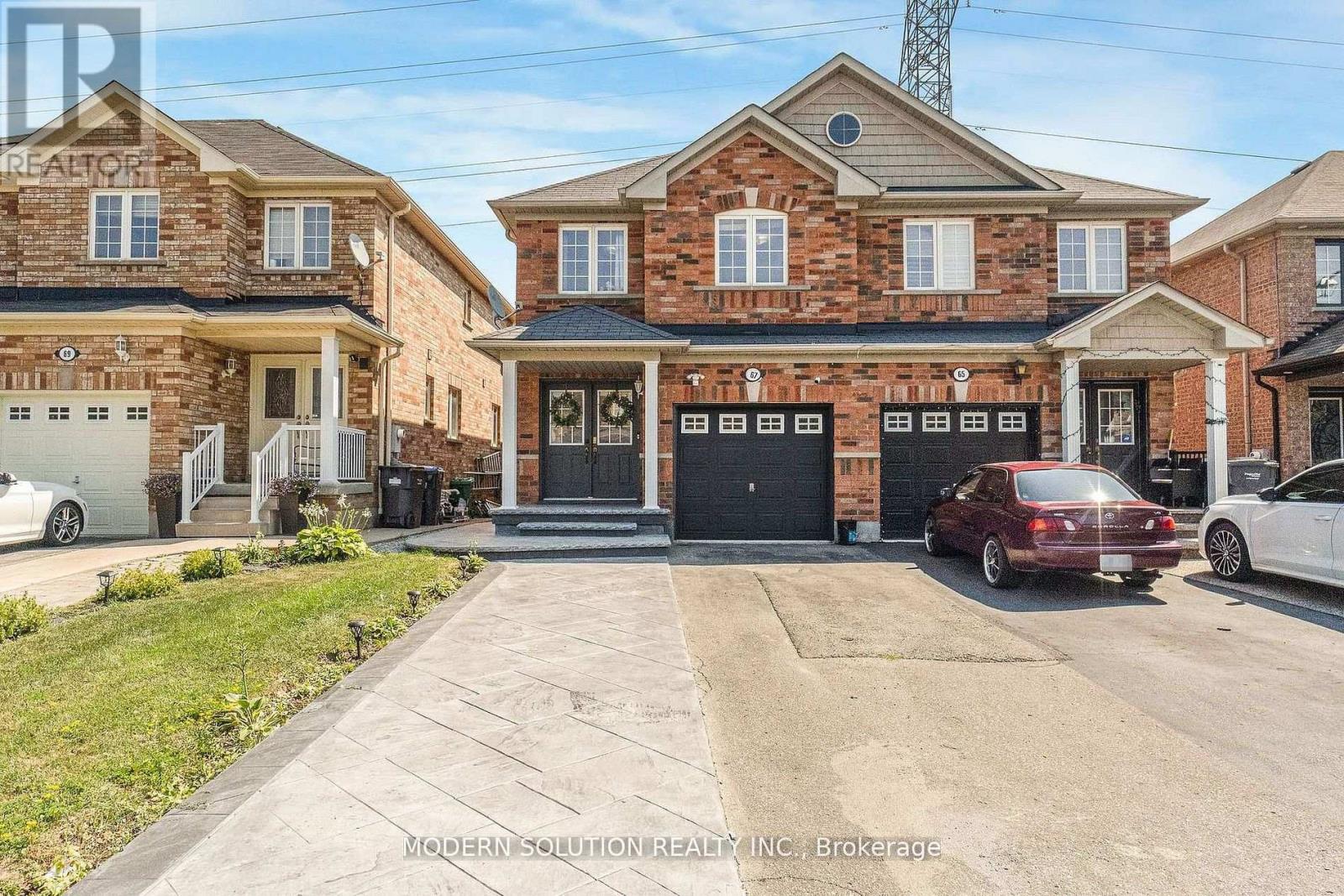 67 Roundstone Drive, Brampton, Ontario L6X 0K4 - Photo 4 - W13152502