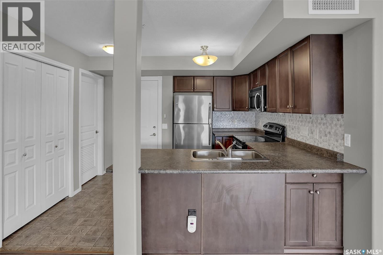 108 2351 Windsor Park Road, Regina, Saskatchewan  S4V 1N4 - Photo 10 - SK036610