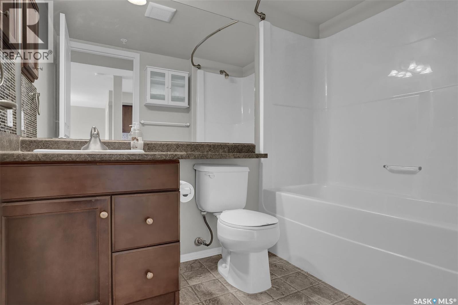 108 2351 Windsor Park Road, Regina, Saskatchewan  S4V 1N4 - Photo 12 - SK036610