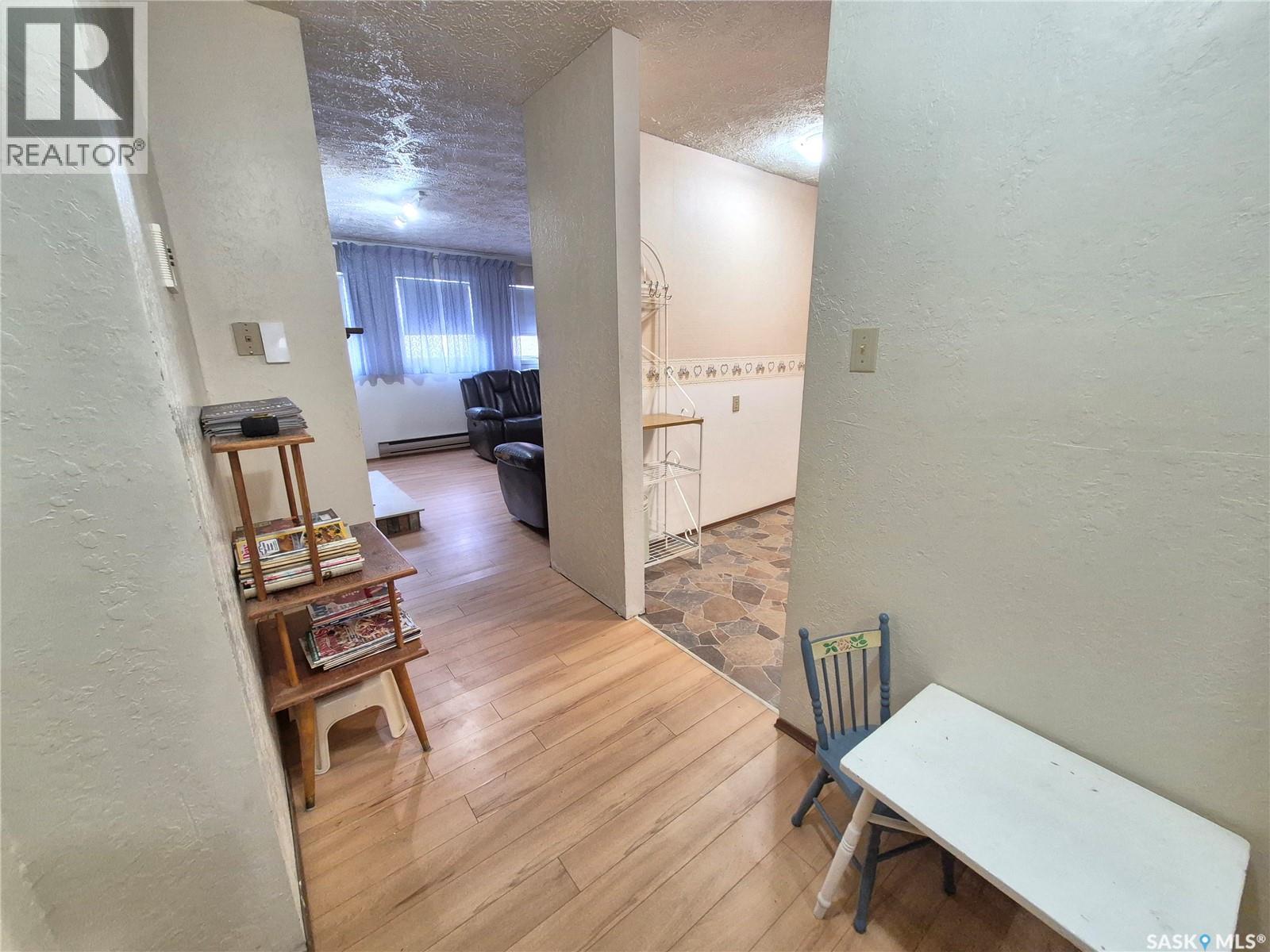 16 228 3rd Street, Weyburn, Saskatchewan  S4H 0W6 - Photo 2 - SK036607