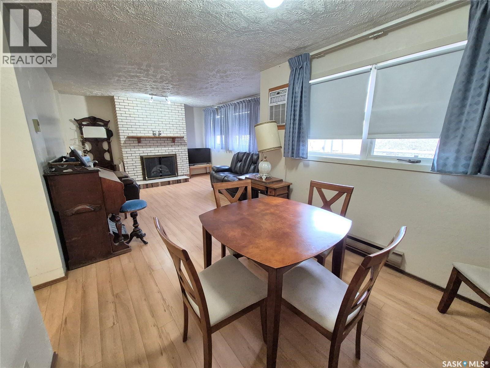 16 228 3rd Street, Weyburn, Saskatchewan  S4H 0W6 - Photo 9 - SK036607