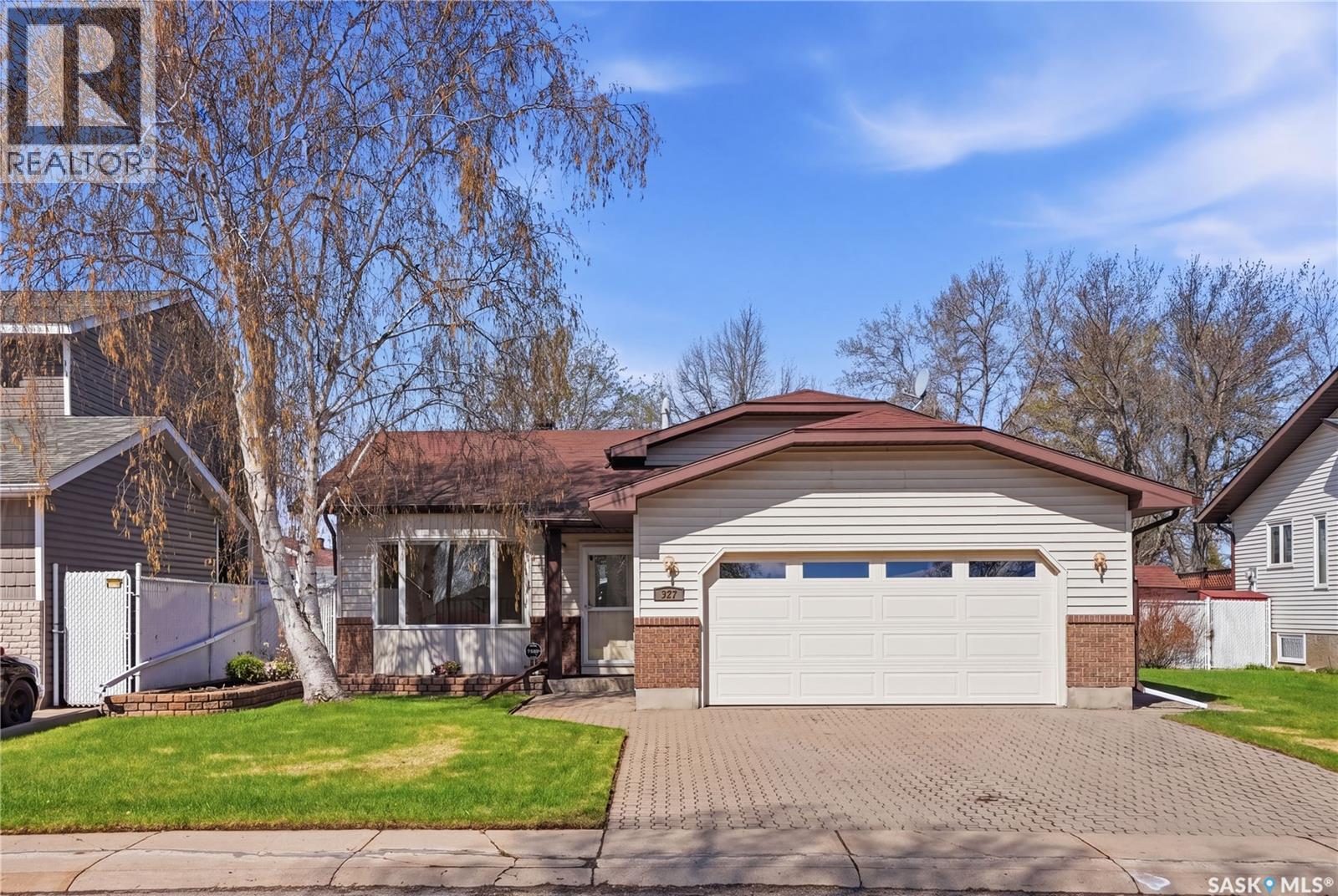 227 Flavelle Crescent, Saskatoon, Saskatchewan  S7L 6L1 - Photo 2 - SK036561