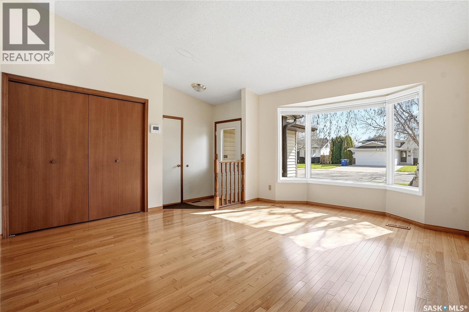 227 Flavelle Crescent, Saskatoon, Saskatchewan  S7L 6L1 - Photo 8 - SK036561