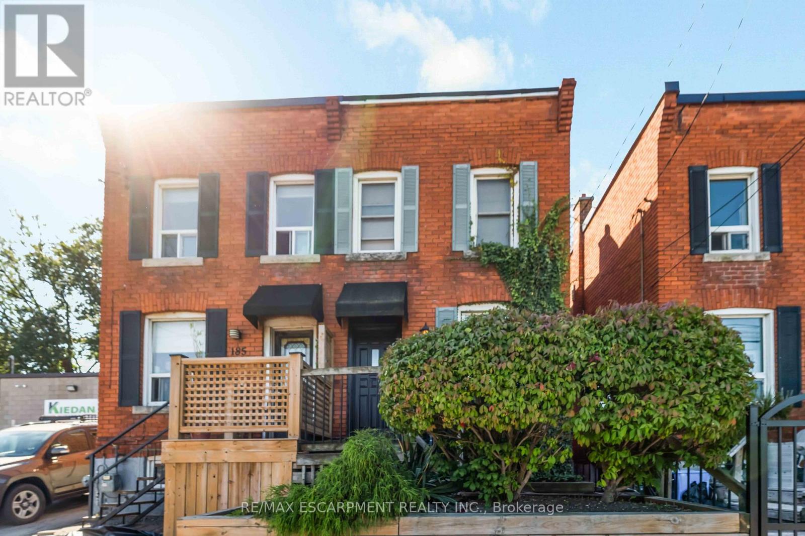 187 Barton Street W, Hamilton, Ontario  L8R 2H3 - Photo 1 - X13152498