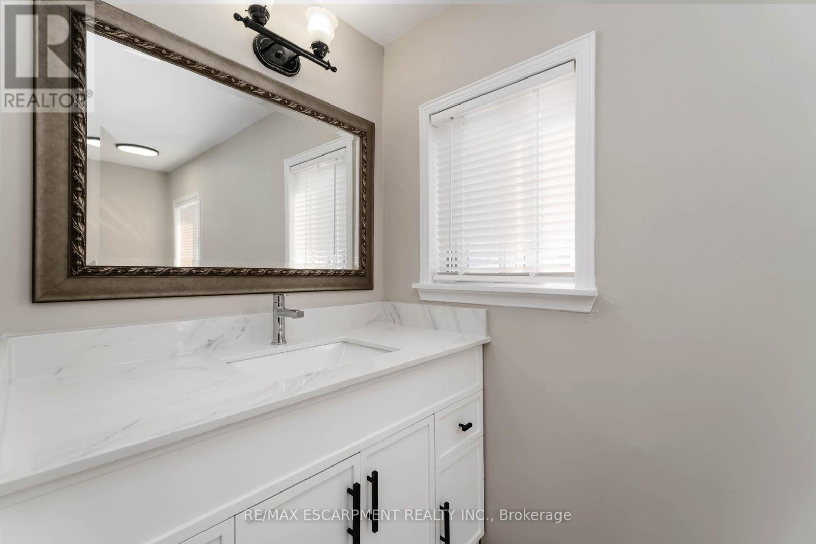 187 Barton Street W, Hamilton, Ontario  L8R 2H3 - Photo 13 - X13152498