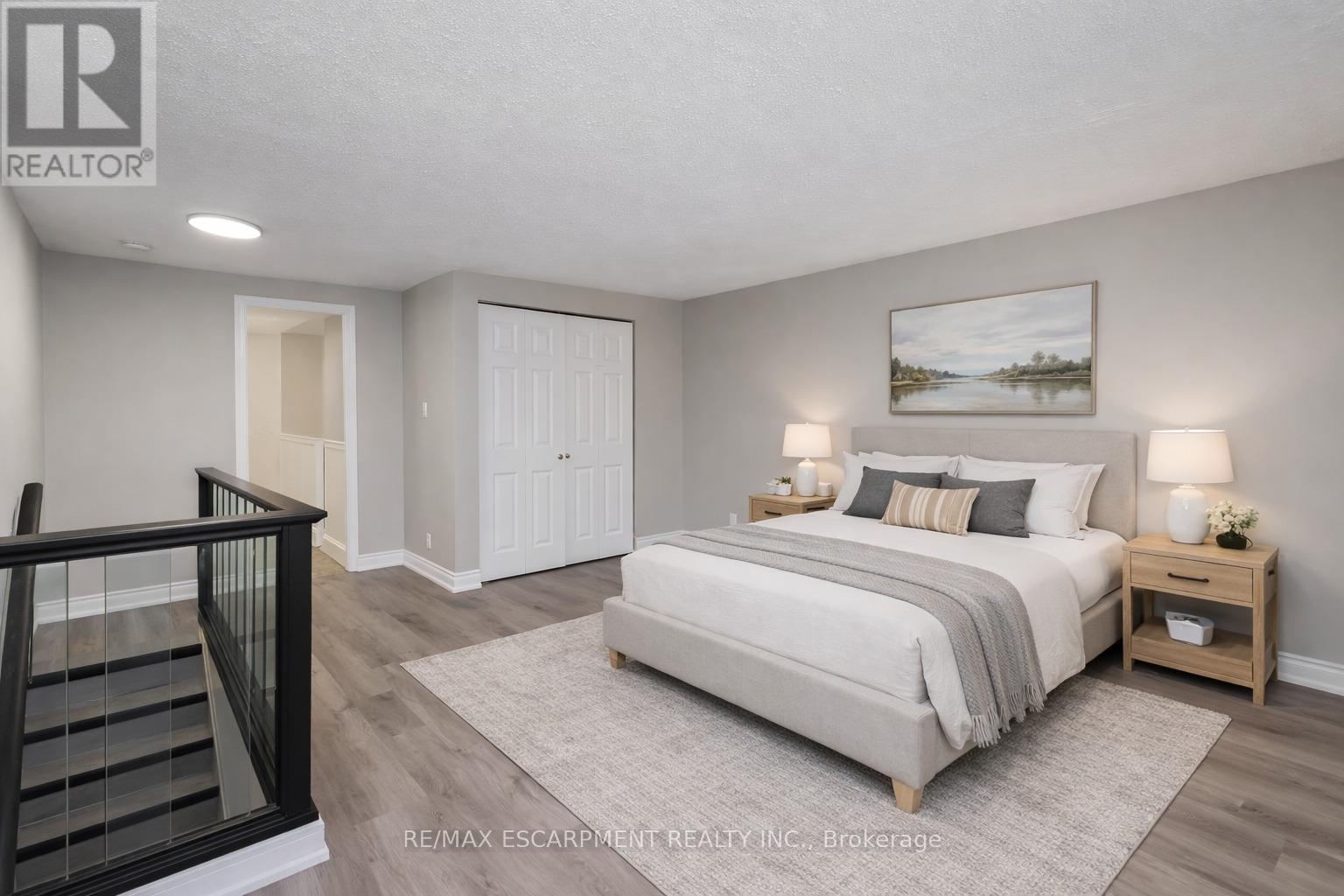 187 Barton Street W, Hamilton, Ontario  L8R 2H3 - Photo 3 - X13152498